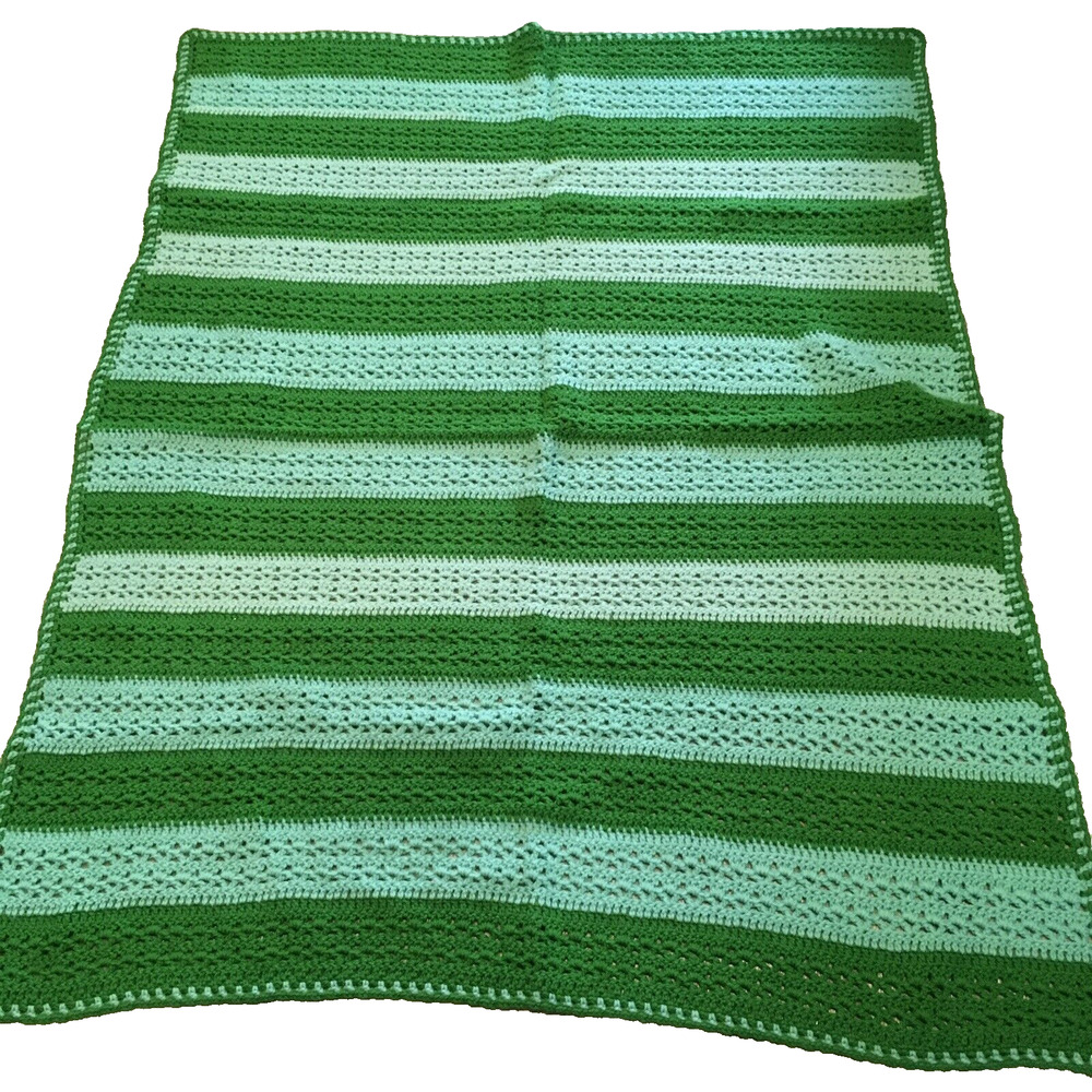 Handmade crocheted Blanket Throw‎ Green 46" X 37"